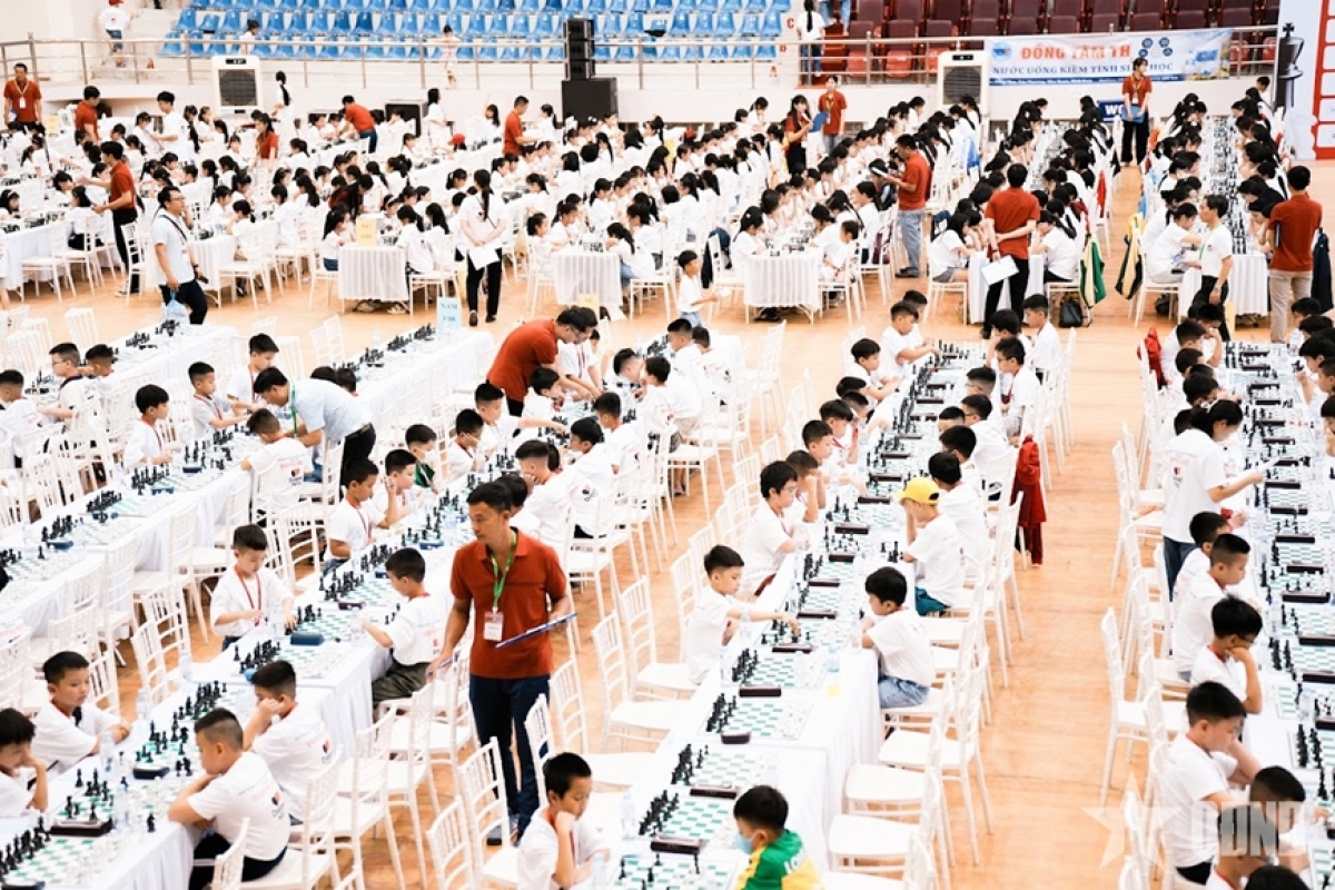 Một trận đấu trong khuôn khổ giải vô địch Cờ vua trẻ quốc gia năm 2025 (ảnh: BTC)