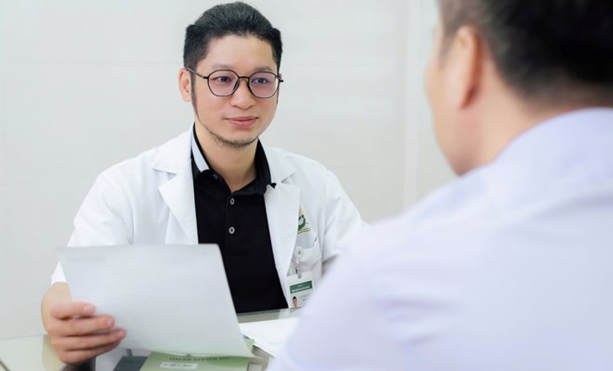 Triệt sản ở nam giới là chia sẻ gánh nặng KHHGĐ với nữ giới (Ảnh: bệnh viện cung cấp)