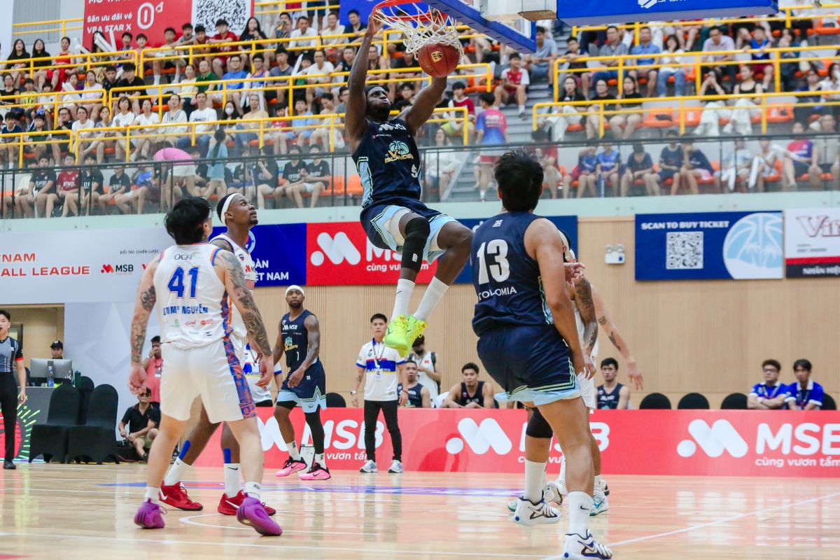 Nỗ lực của Algin Andaya chỉ giúp V-Islanders giữ thế cân bằng trong hiệp đầu (ảnh: VBA)