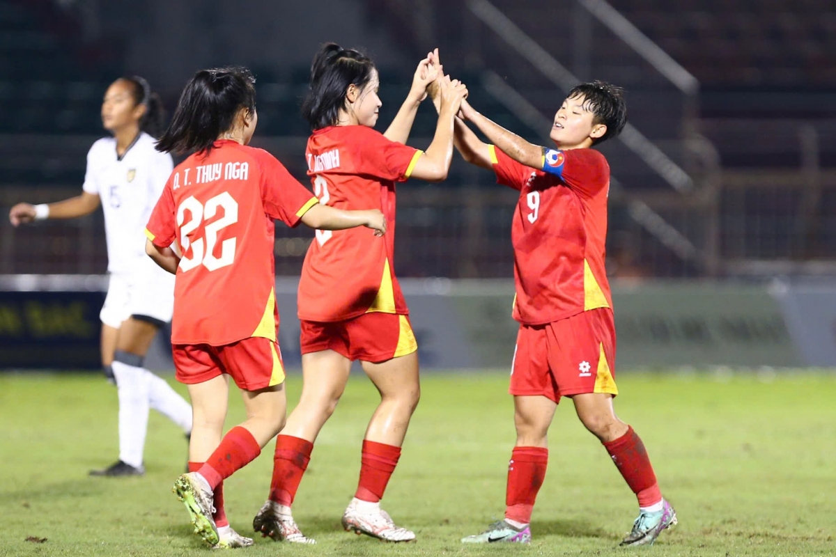 Các cầu thủ U19 nữ Việt Nam trong niềm vui chiến thắng (Ảnh: VFF)