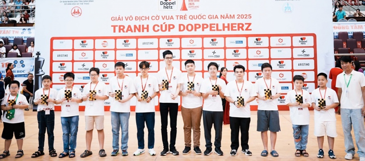 Những kỳ thủ trẻ lần đầu được vinh danh và hỗ trợ bởi Quỹ Hỗ trợ tài năng trẻ Cờ vua Việt Nam (ảnh: BTC)