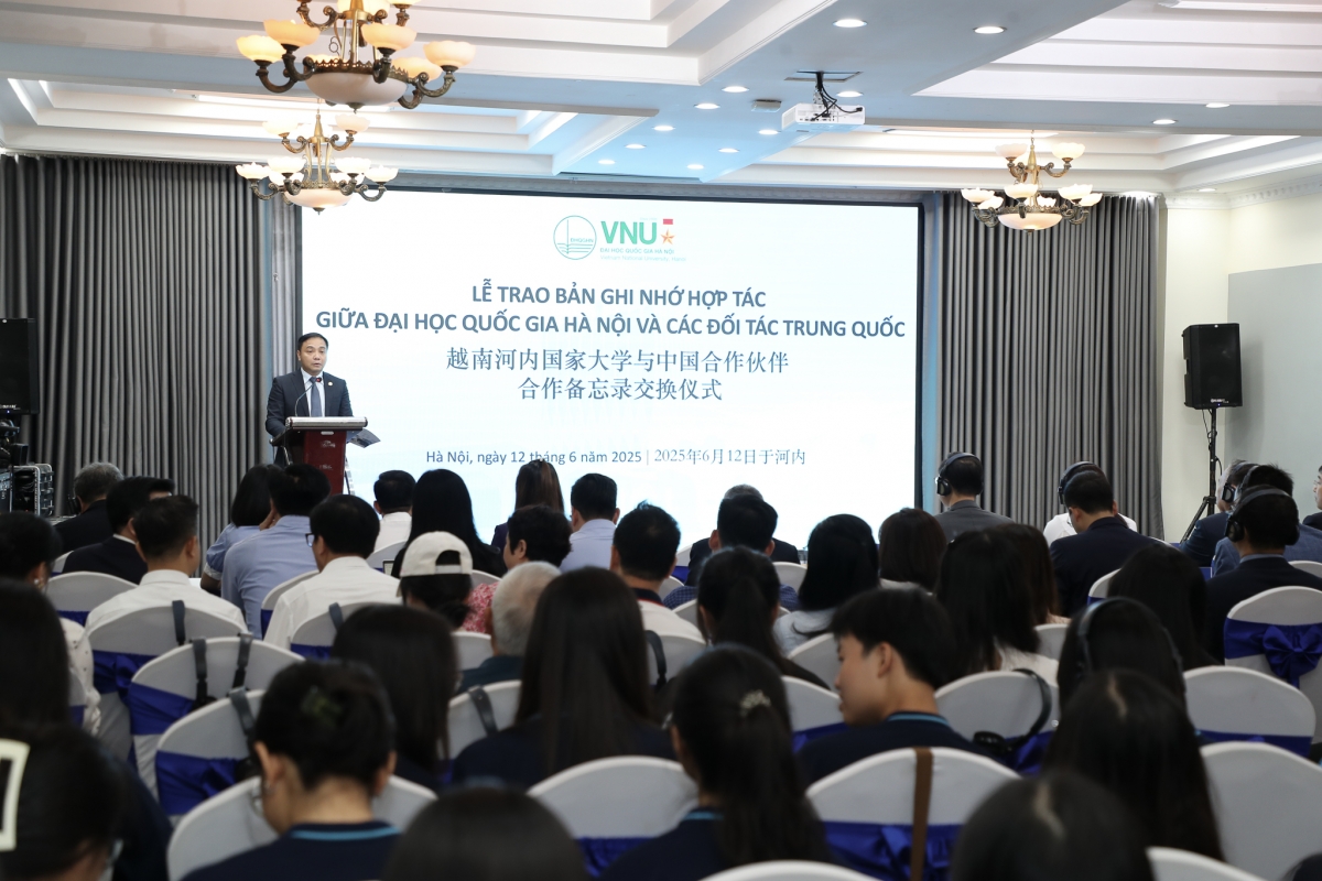 Buổi lễ có sự tham gia của hàng trăm sinh viên ĐHQGHN ( Ảnh VNU )