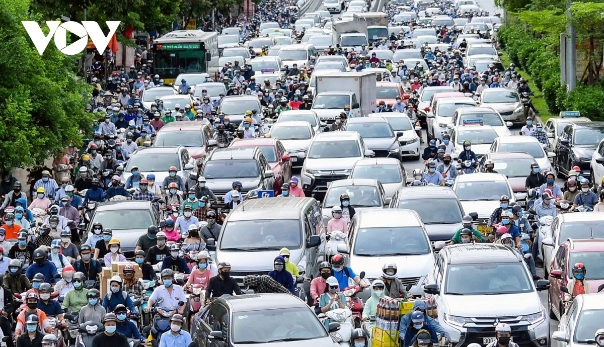 Cấm xe để giải bài toán môi trường nhưng không thể tách khỏi bài toán hạ tầng, sinh kế và năng lực thực thi