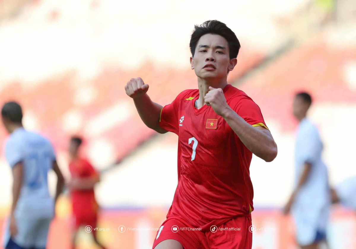Đình Bắc san bằng cách biệt cho U23 Việt Nam (ảnh VFF)