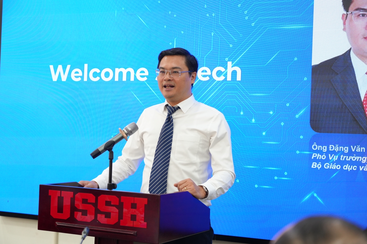 TS Đặng Văn Huấn, Phó vụ trưởng Vụ GD Đại học, Bộ GD-ĐT phát biểu tại Tọa đàm (Ảnh : Thu Lương )