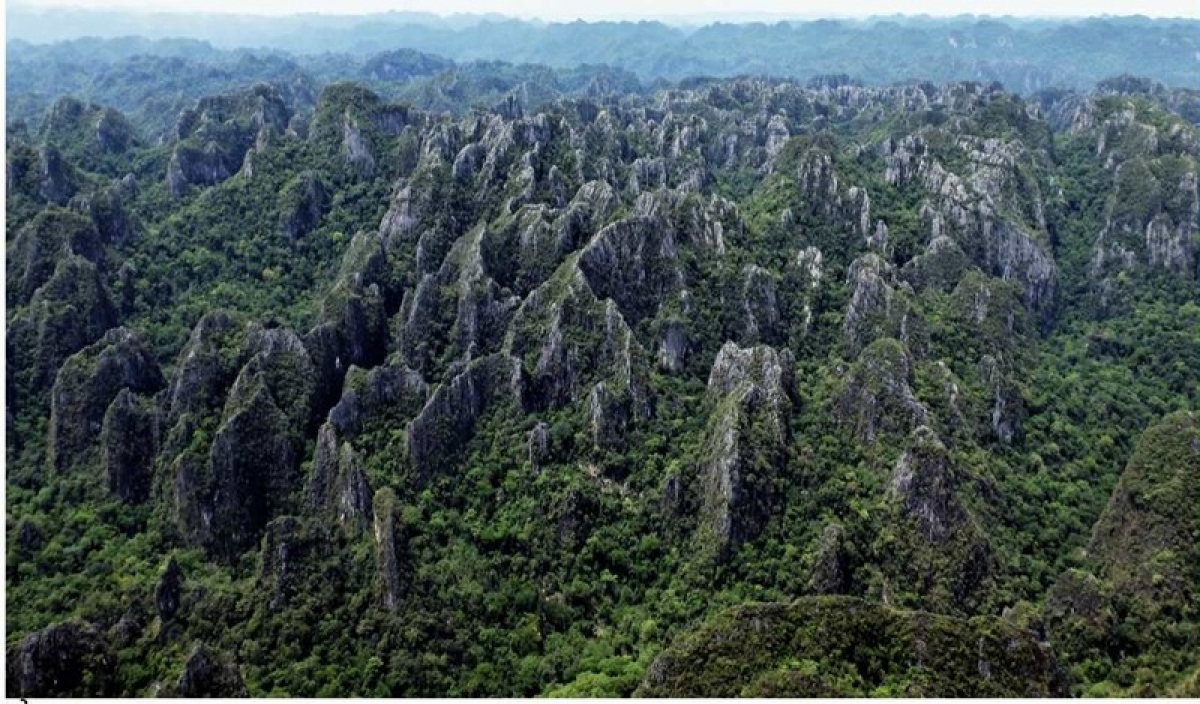 Cảnh quan Karst, phía đông nam làng Vangmaneur thuộc Vườn Quốc gia Hin Nam Nô, CHDCND Lào. (Ảnh: GIZ ProFEB / Paul Williams)