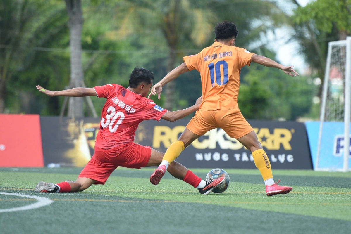 Hiếu Hoa Quahaco và Trường Hưng Thế Gia gặp nhau ở trận cầu quyêt định
(ảnh: Vietfootball)