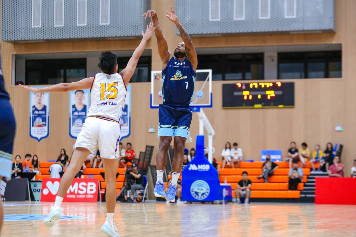 V Islanders để đội khách Nha Trang Dolphins dẫn điểm cách biệt tất cả các hiệp đấu (ảnh: VBA)