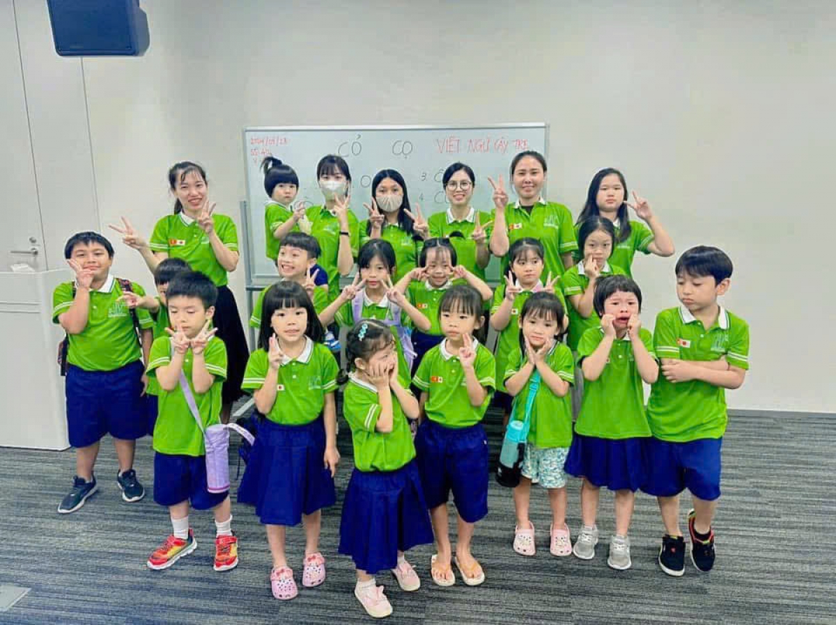 Học sinh lớp cô giáo Ngô Thị Dần tổ chức trực tiếp tại trường Việt ngữ Cây tre tại Nhật Bản (Ảnh: NVCC)