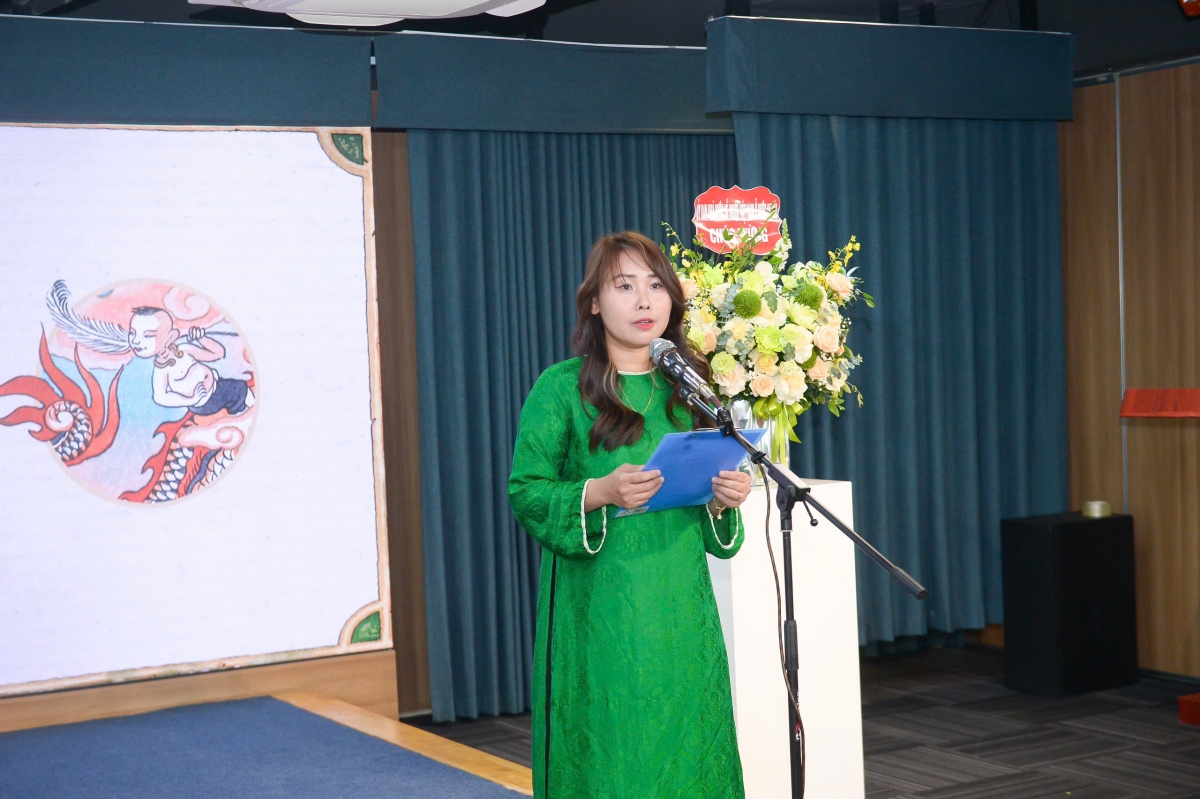 Bà Lê Thương trong các nỗ lực xây dựng tài liệu, sách giáo khoa dạy tiếng Việt cho học sinh người Việt Nam ở Nhật Bản. (Ảnh: NVCC)