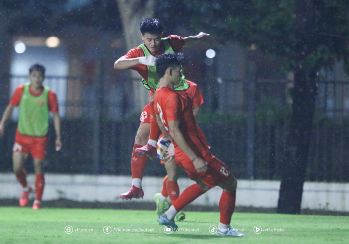 Thanh Nhàn không may bị chấn thương trong buổi tập tối 16/7 (ảnh VFF)