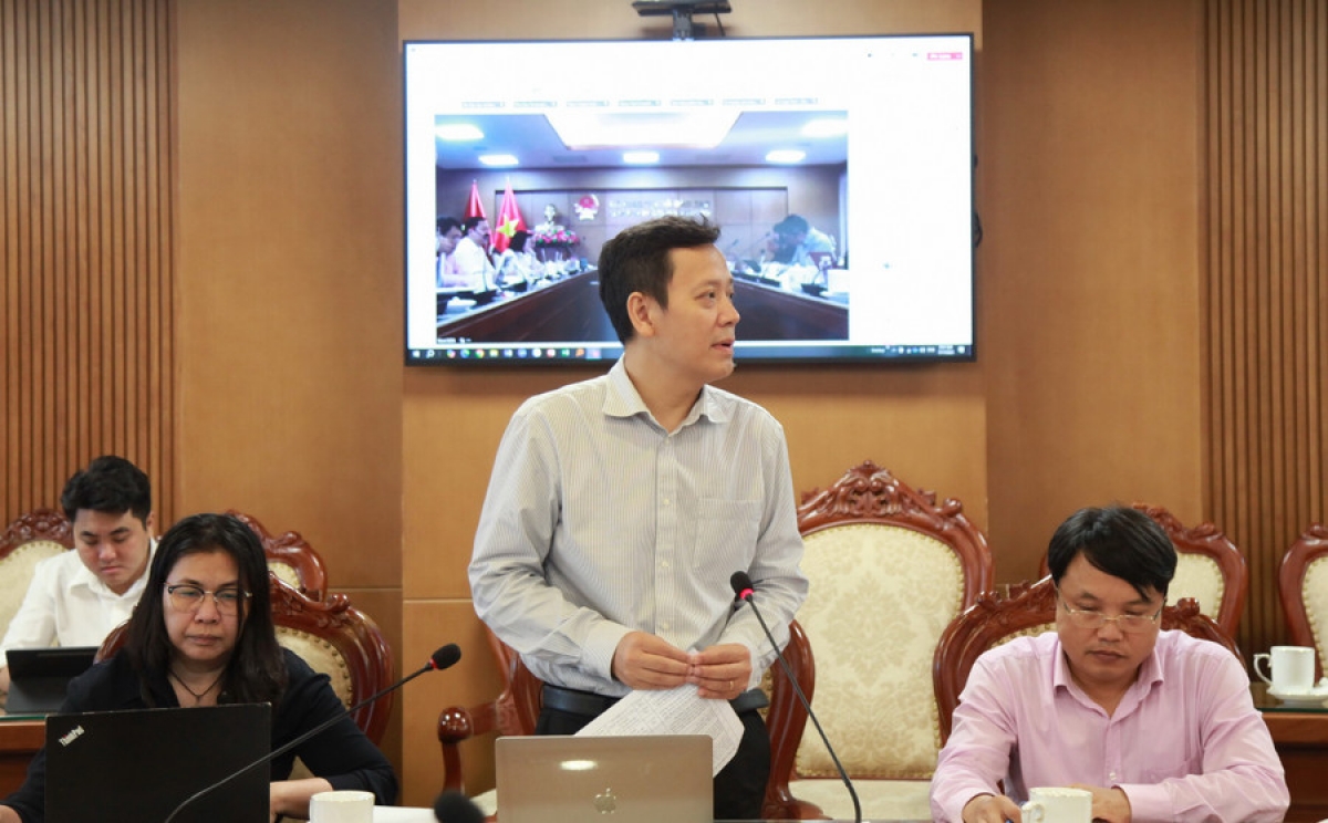 GS. TS Lê Anh Vinh - Viện trưởng Viện KHGD - Bộ Giáo dục và Đào tạo, thành viên Ban điều hành phát biểu tại hội nghị (Ảnh: Bộ GD-ĐT)