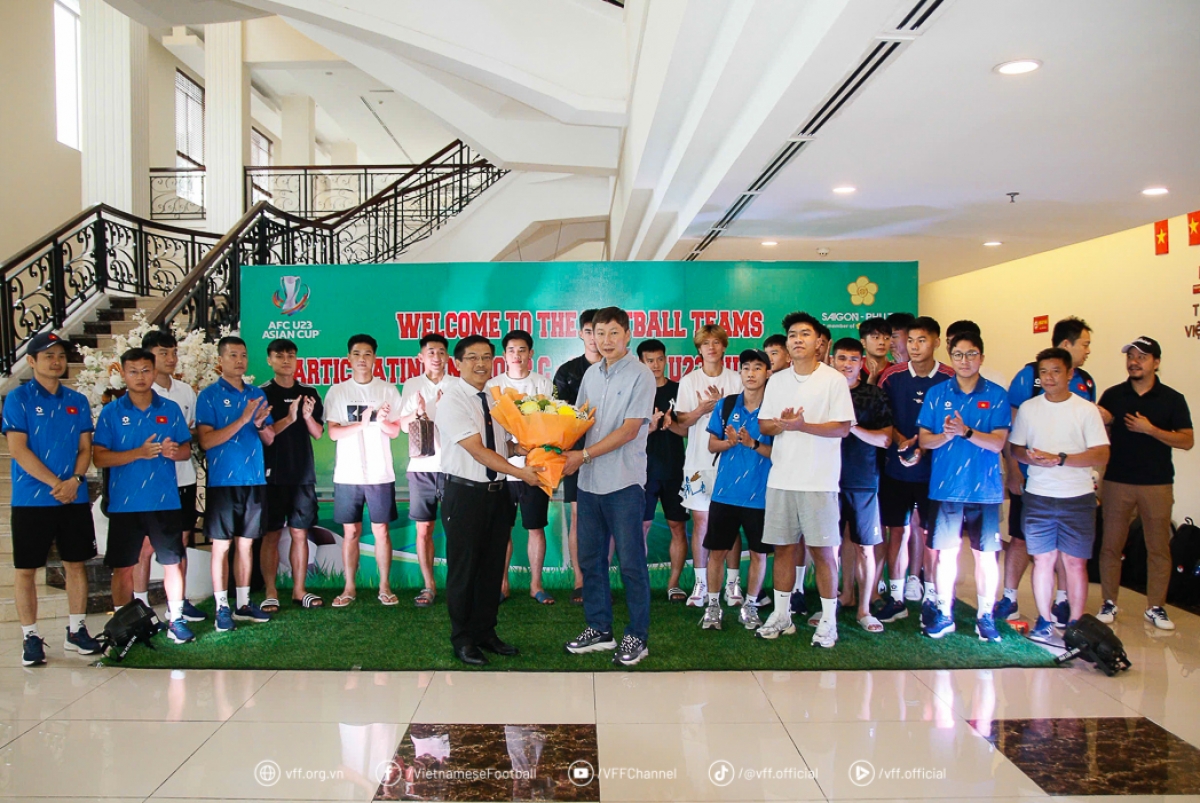 Đội tuyển U23 Việt Nam được đón tiếp chu đáo tại Việt Trì, Phú Thọ (Ảnh VFF)
