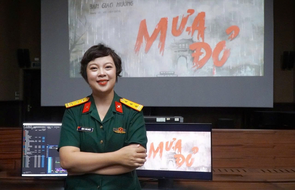 NSƯT Đặng Thái Huyền - Đạo diễn phim "Mưa đỏ". Ảnh: NVCC