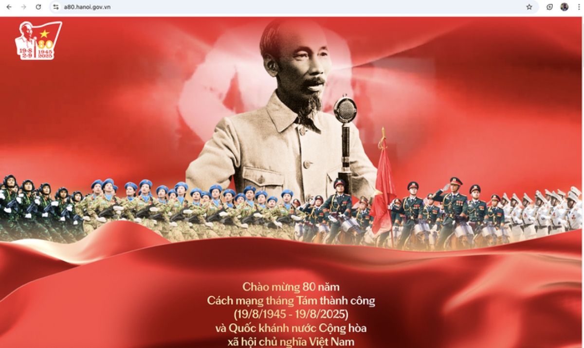 Trang chủ website A80 là hình ảnh Chủ tịch Hồ Chí Minh đọc bản Tuyên ngôn độc lập và đội ngũ diễu binh tiến bước thể hiện tinh thần lịch sử thiêng liêng. (Ảnh chụp màn hình)