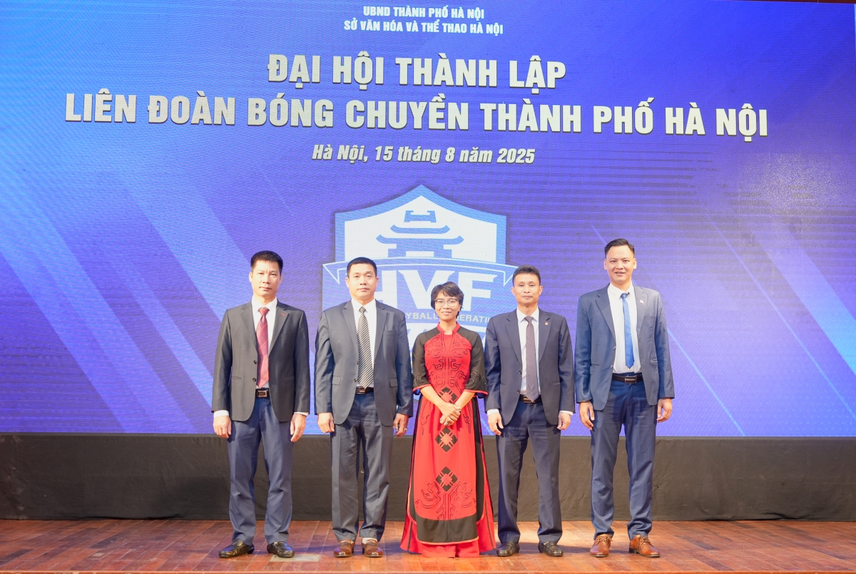 Ban Thường vụ Liên đoàn bóng chuyền Hà Nội nhiệm kỳ I (ảnh: BTC)