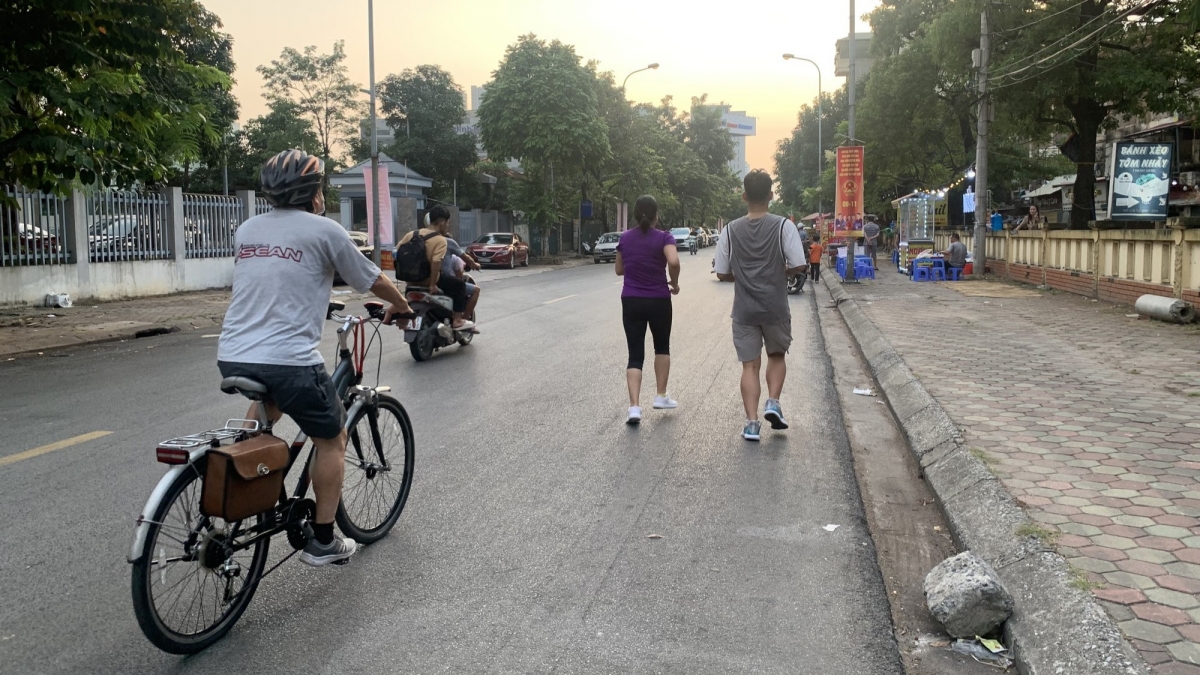 Người cao tuổi đạp xe cần chú ý địa điểm để an toàn ( Ảnh nguồn VTCNews)