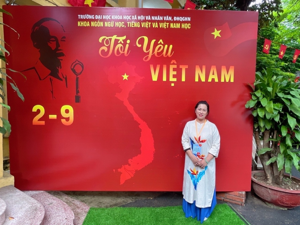 Cô giáo Đỗ Thị Minh Ngọc, người đã 30 năm sống và làm việc ở thành phố Tân Trúc, Đài Loan, Trung Quốc, hiện đang dạy tiếng Việt trong hệ thống trường phổ thông ở Đài Loan. Ảnh: NVCC.