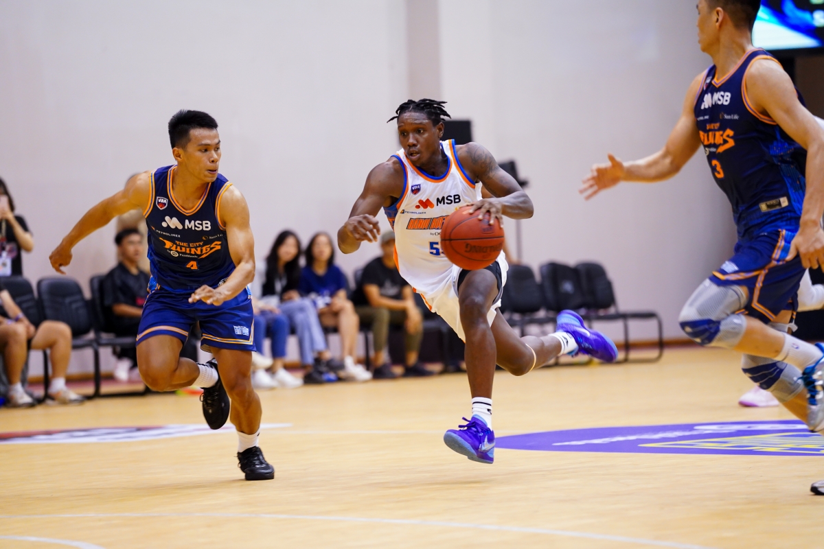 DaQuan Bracey góp sức giúp Hanoi Buffeloes đảo ngược thế trận trước Ho Chi Minh City Wings (ảnh: VBA)