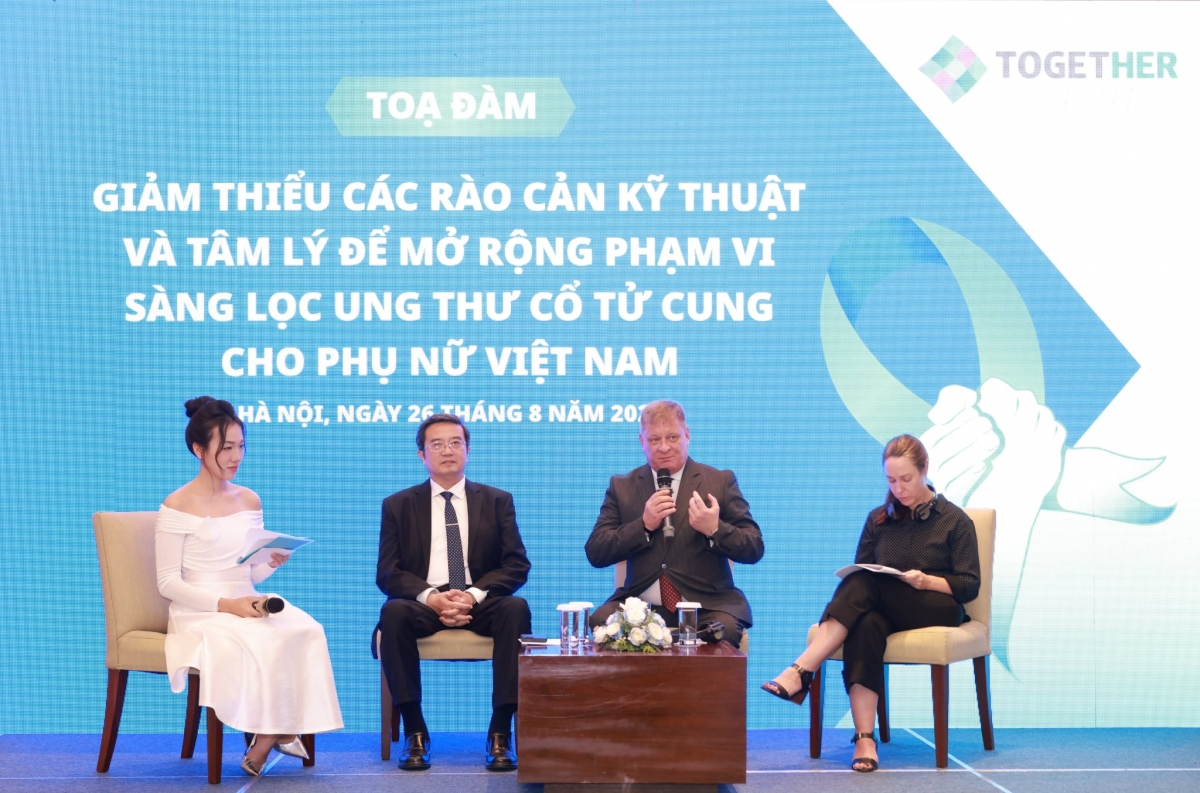 Các đại biểu tham dự tọa đàm. Ảnh: BTC