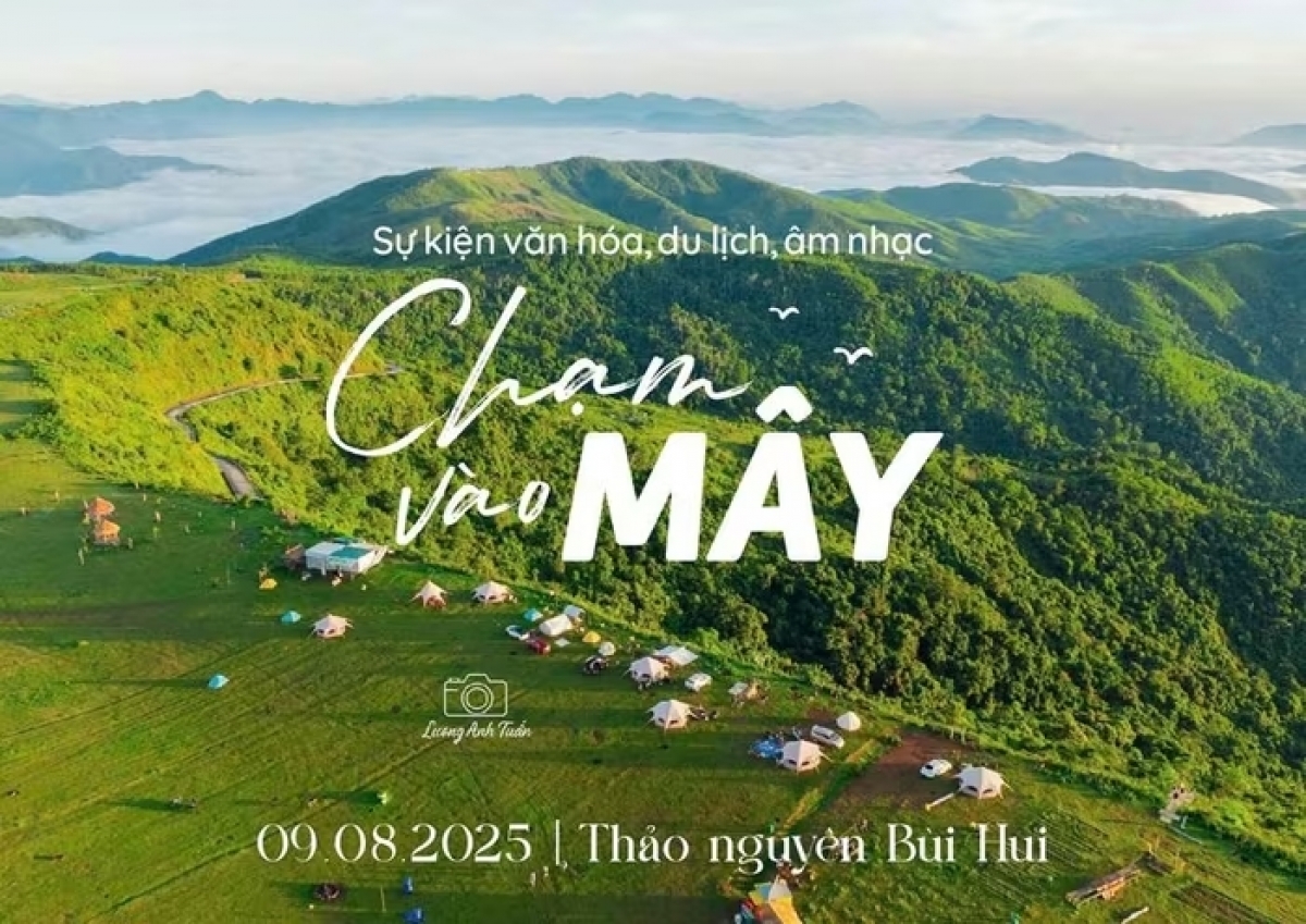 Đêm nhạc “Chạm vào mây” lần đầu tiên được tổ chức tại thảo nguyên Bùi Hui.
(Ảnh: Baovanhoa.vn)