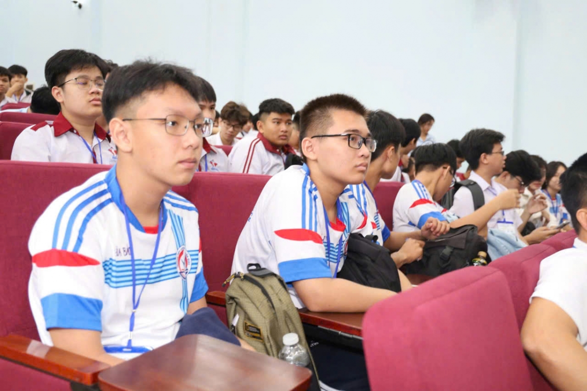 Học sinh tham gia Trường hè Toán học khu vực Miền Trung và Tây Nguyên mở rộng năm 2025
(Ảnh VIASM)