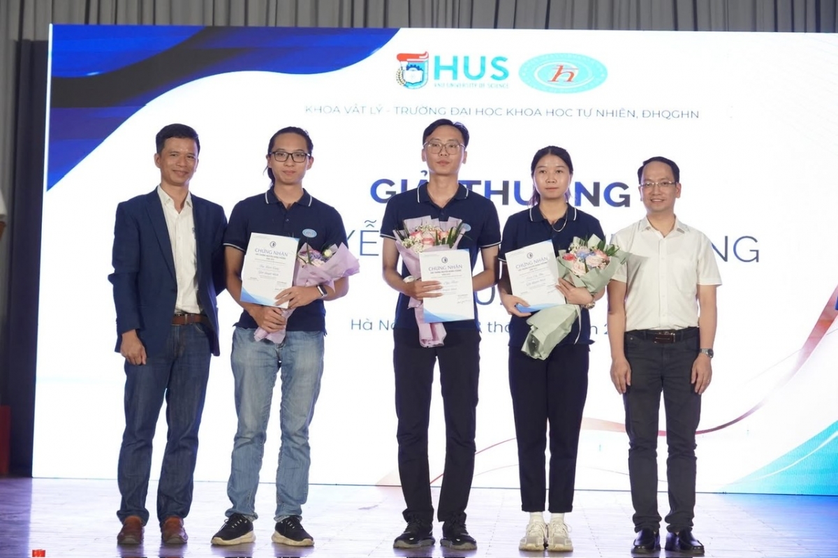 3 thí sinh đạt giải khuyến khích (Ảnh : Thu Lương)