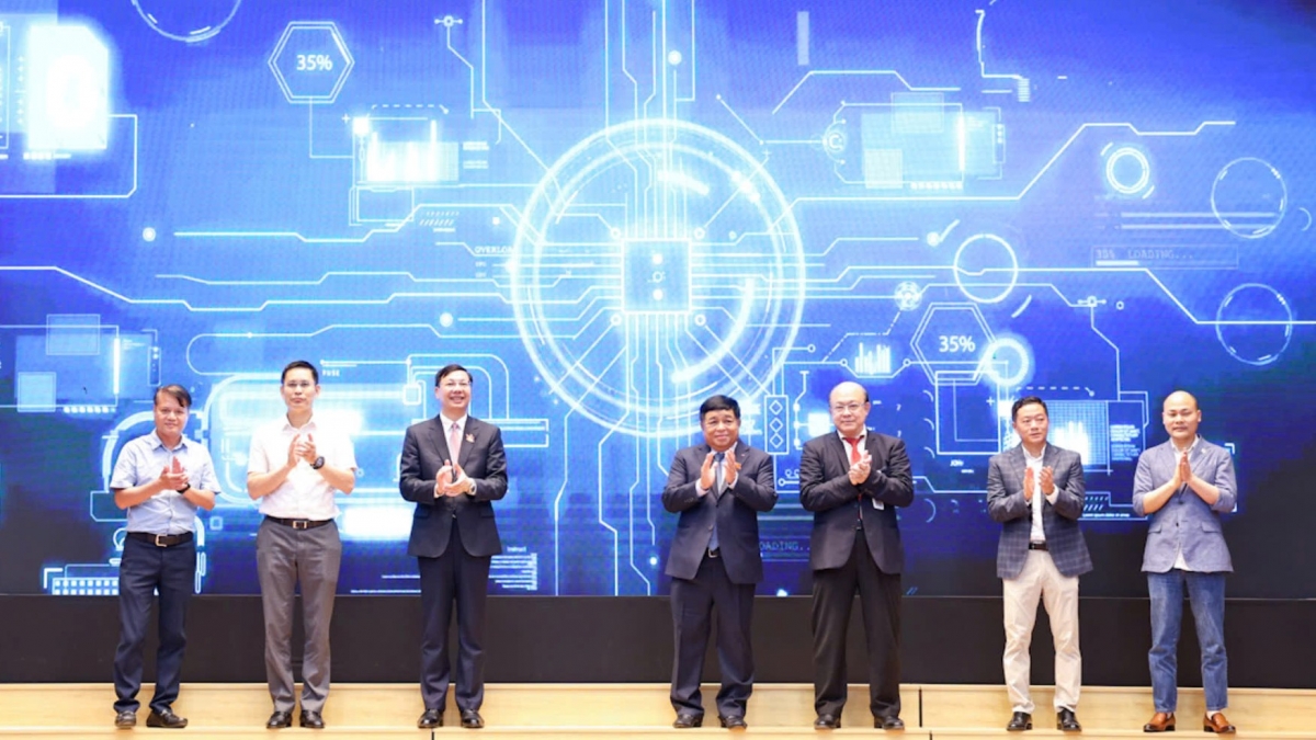 Phó Thủ tướng Chính phủ Nguyễn Chí Dũng đã tham dự Lễ công bố chương trình “Học viện AI Việt Nam” (Ảnh: ĐHBKHN)