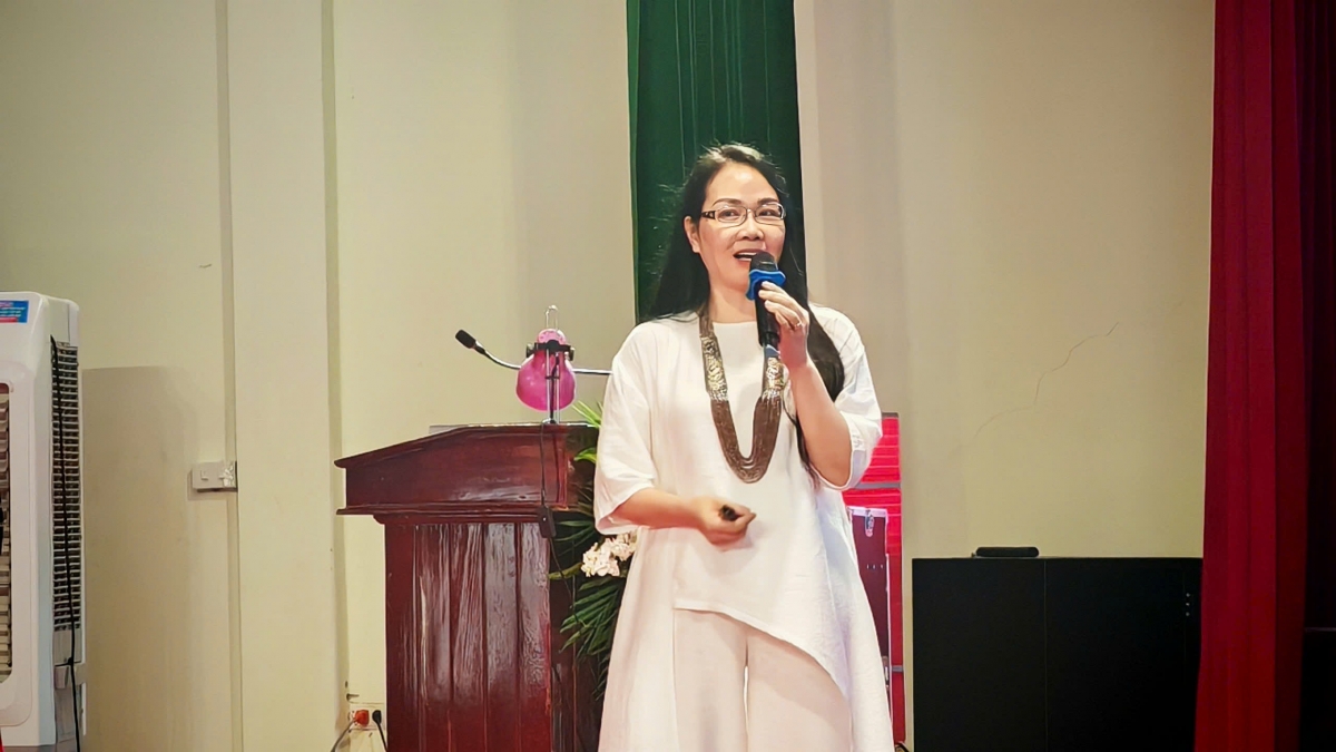 KTS Vũ Thu Hạnh, Chủ tịch Liên hiệp Khoa học Phát triển Du lịch bền vững - chủ trì ý tưởng quy hoạch khu du lịch “Làng Vũ Đại ngày ấy”. Ảnh: NVCC