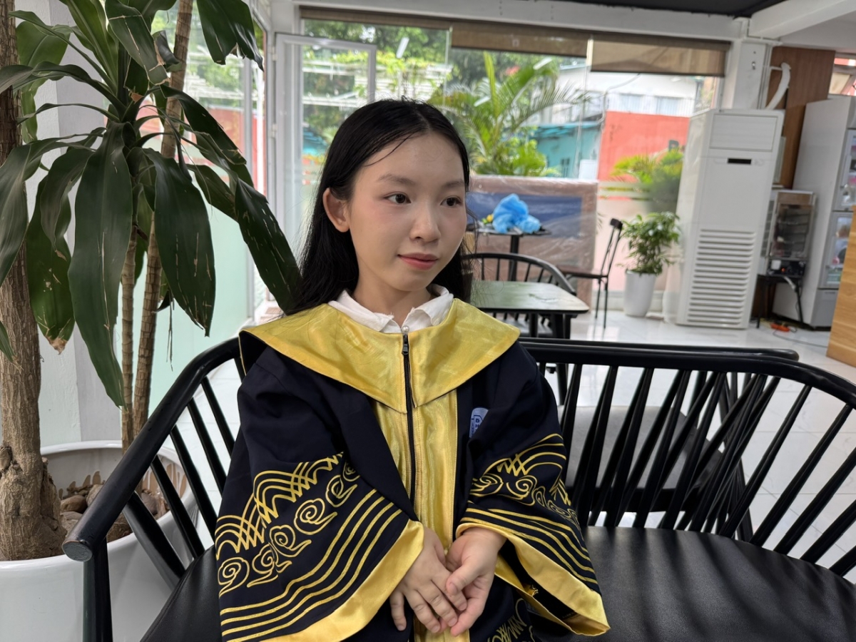 Tân cử nhân Nguyễn Thị Phương (Ảnh: Thu Lương)