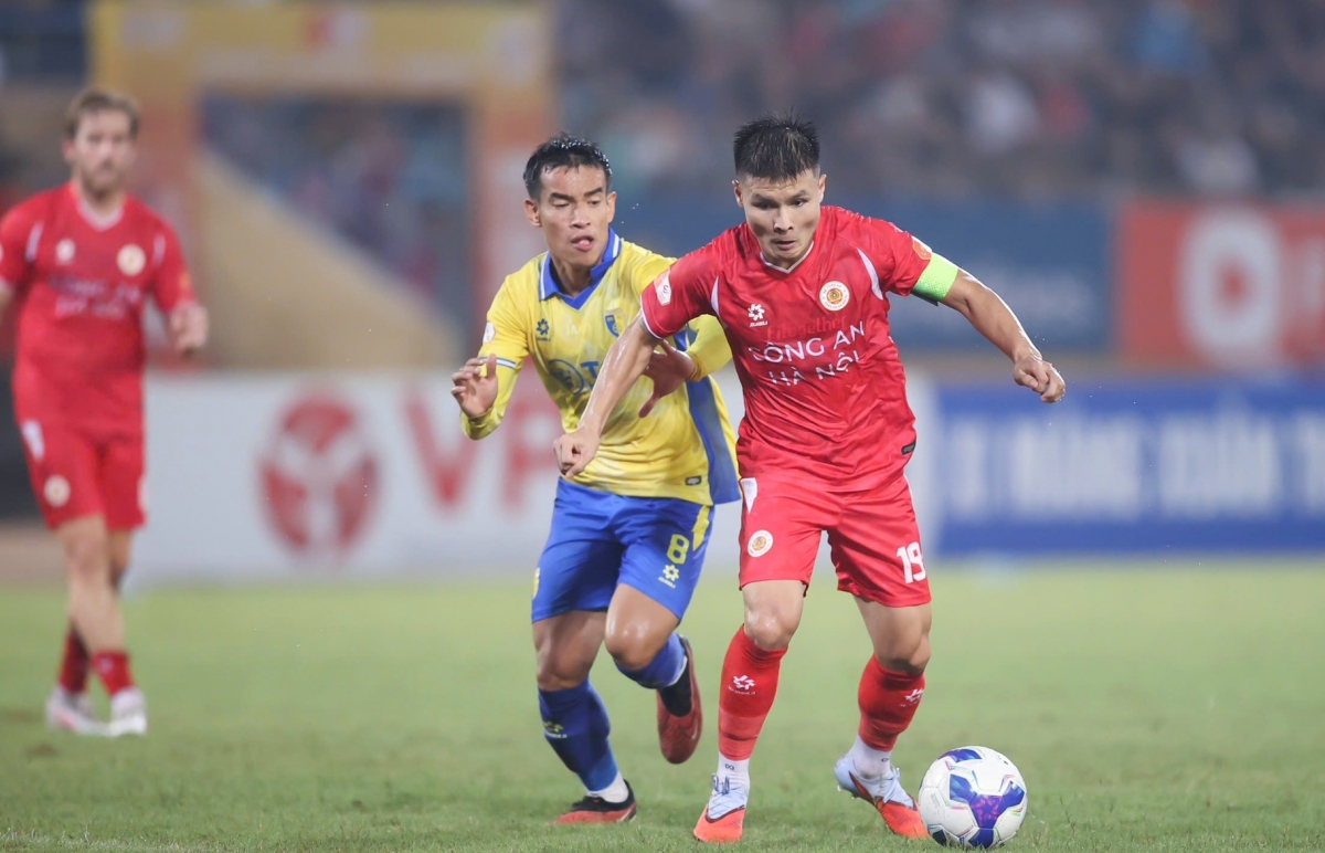 Hai Long và Quang Hải thi đấu ơ vòng 3 V.League 2025/2026 (Ảnh: CAHN/ Hà Nội FC)