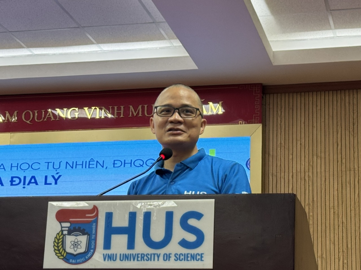PGSTS Bùi Quang Thành, Trưởng khoa Địa lý trường ĐH Khoa học Tự nhiên ĐHQGHN (Ảnh: Thu Lương)