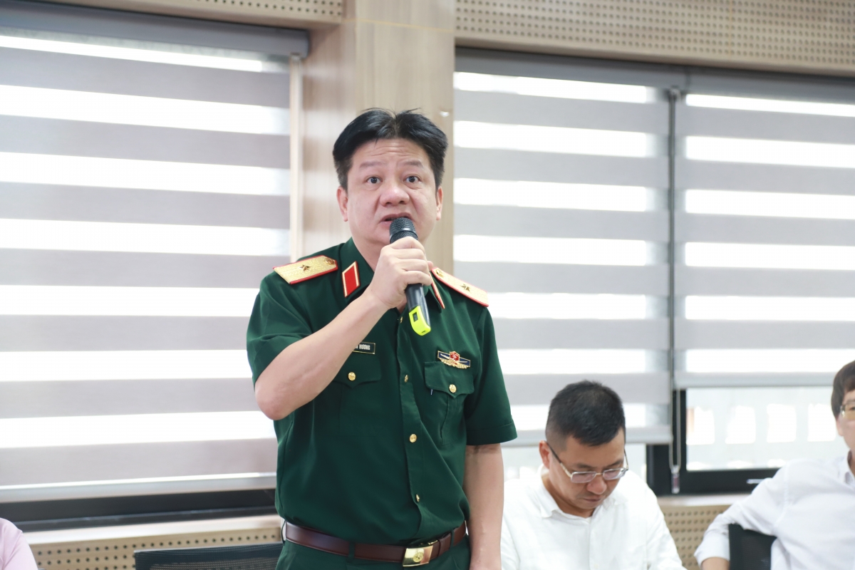 Thiếu tướng Hồ Văn Hương - Phó trưởng Ban  Cơ yếu Chính Phủ phát biểu tại lễ ký (Ảnh: VIASM ) 