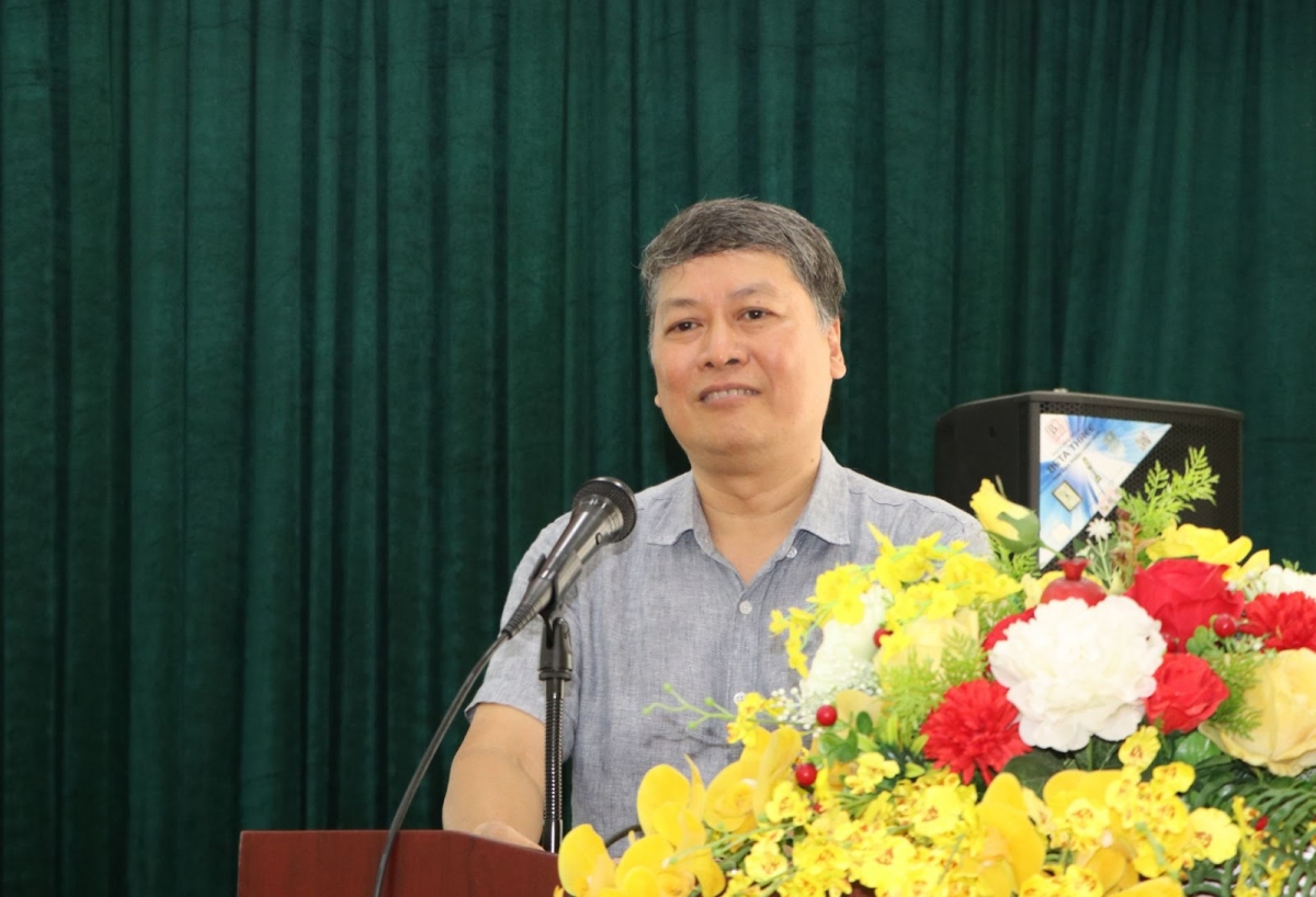 Đại diện Bộ môn Y học cấp cứu ngoại viện, Trường Đại học Y Dược, ĐHQGHN PGS.TS Nguyễn Đức Chính chia sẻ về định hướng phát triển lĩnh vực cấp cứu ngoại viện (Ảnh: Trường ĐH Y dược)