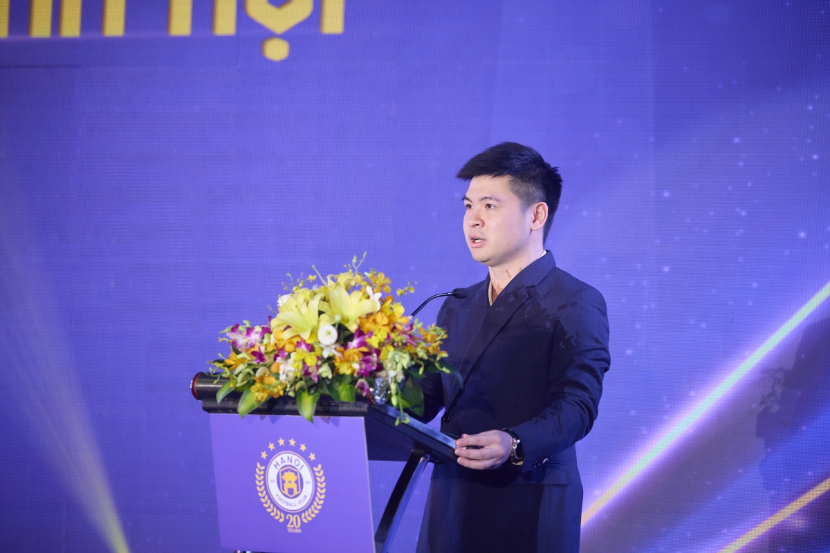 Chủ tịch CLB Đỗ Vinh Quang nhấn mạnh "sứ mệnh của đội bóng còn là ghi dấu ấn trong trái tim người hâm mộ" (ảnh: Hà Nội FC)