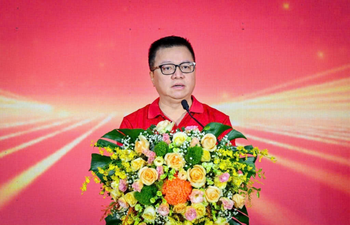  Đồng chí Lê Quốc Minh, Ủy viên Trung ương Đảng, Tổng Biên tập Báo Nhân Dân, Phó Trưởng Ban Tuyên giáo và Dân vận Trung ương, Chủ tịch Hội Nhà báo Việt Nam phát biểu tại Lễ phát động. (Ảnh BTC)