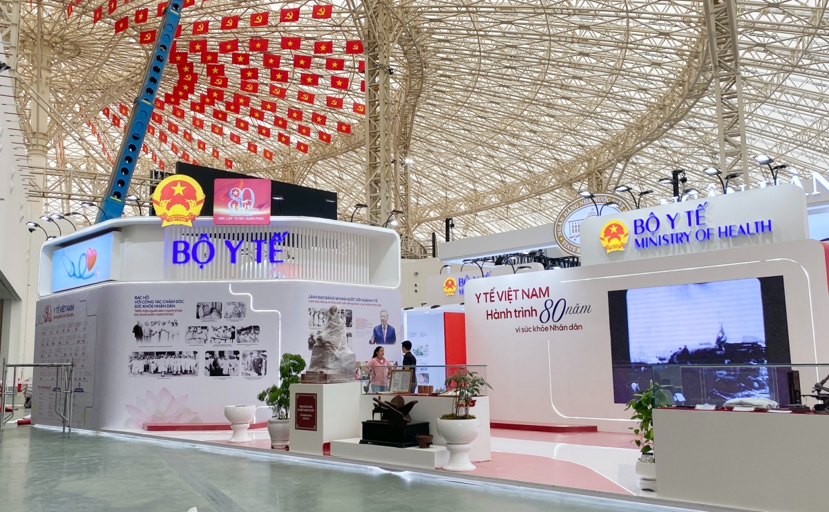 Gian triển lãm của Bộ Y tế với
chủ đề “80 năm Y tế Việt Nam – Vì sức khỏe nhân dân” (Ảnh: Internet)
