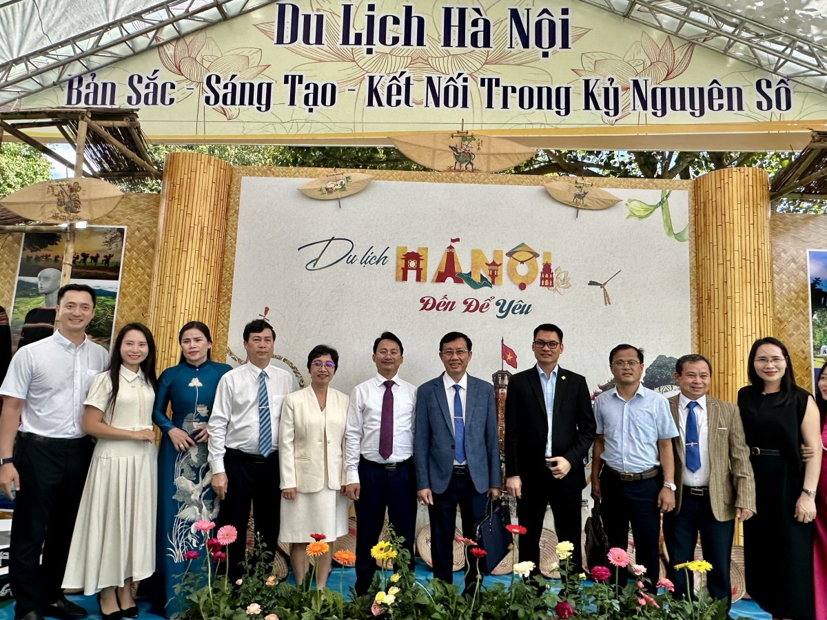 Thông qua các hoạt động hợp tác giữa các cơ quan quản lý nhằm tạo sân chơi gắn kết doanh nghiệp du lịch của các địa phương trong việc liên kết xây dựng tuyến du lịch 2 chiều giữa các tỉnh miền Trung - Tây Nguyên với thành phố Hà Nội (ảnh BTC)