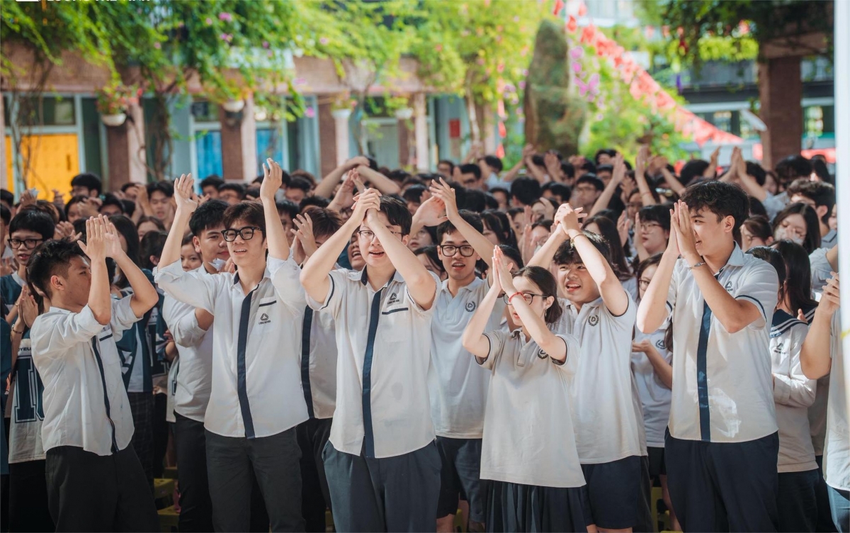 Ngoài các hình thức tuyên dương, khen thưởng được quy định, Bộ GD-ĐT lưu ý các cơ quan, tổ chức, cá nhân có thể thực hiện hình thức tuyên dương, khen thưởng khác phù hợp (Ảnh: Học sinh trường THPT Lương Thế Vinh Hà Nội)