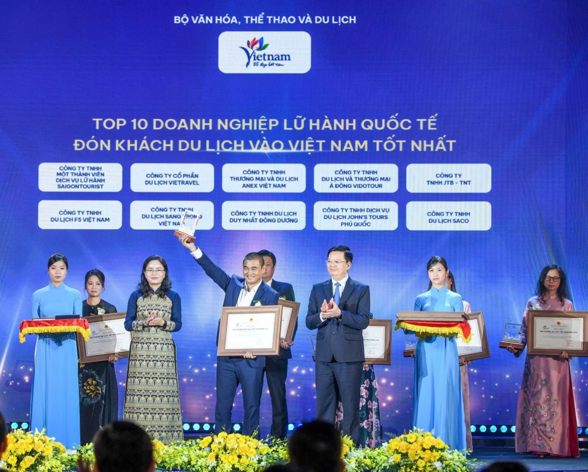 Vinh danh Top 10 doanh nghiệp lữ hành quốc tế đón khách du lịch vào Việt Nam tốt nhất.
Ảnh: Nam Nguyễn