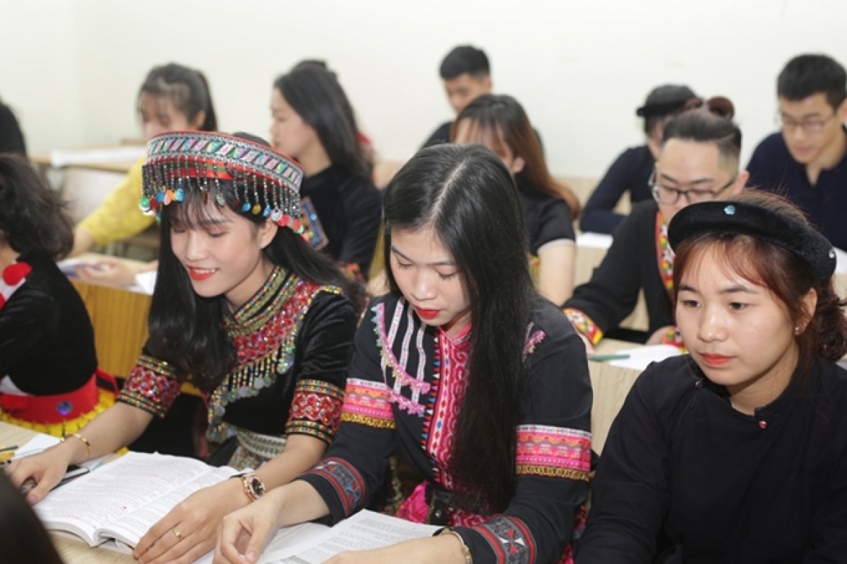 Học sinh trường dự bị đại học trung ương (Ảnh: baochinhphu.vn)