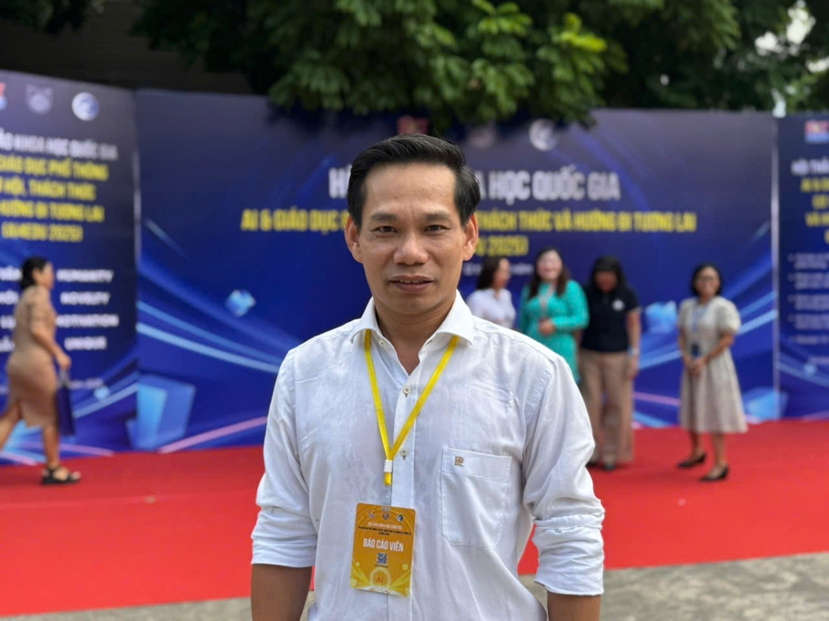 TS Trần Văn Hưng trưởng ngành Sư phạm tin học khoa Toán tin trường ĐH Sư phạm, ĐH Đà Nẵng
Ảnh : Thu Lương