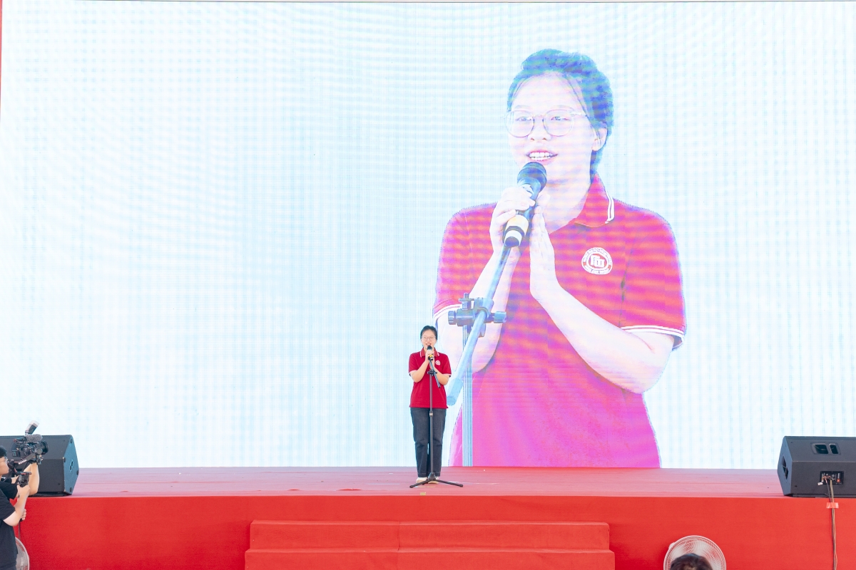 Thủ khoa Trường ĐH Ngoại thương Nguyễn Diệu Linh