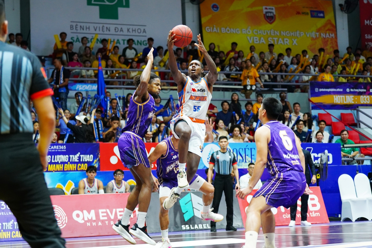 Nha Trang Dolphins “hụt hơi” trước Hanoi Buffaloes ở loạt trận chung kết (ảnh: VBA)