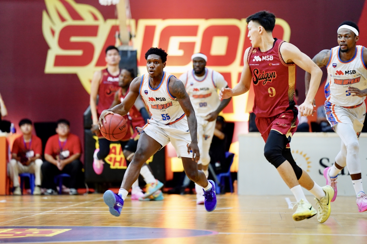 DaQuan Bracey rời sân ở những phút cuối khiến Hanoi Buffaloes đứt mạch toàn thắng (ảnh: VBA)