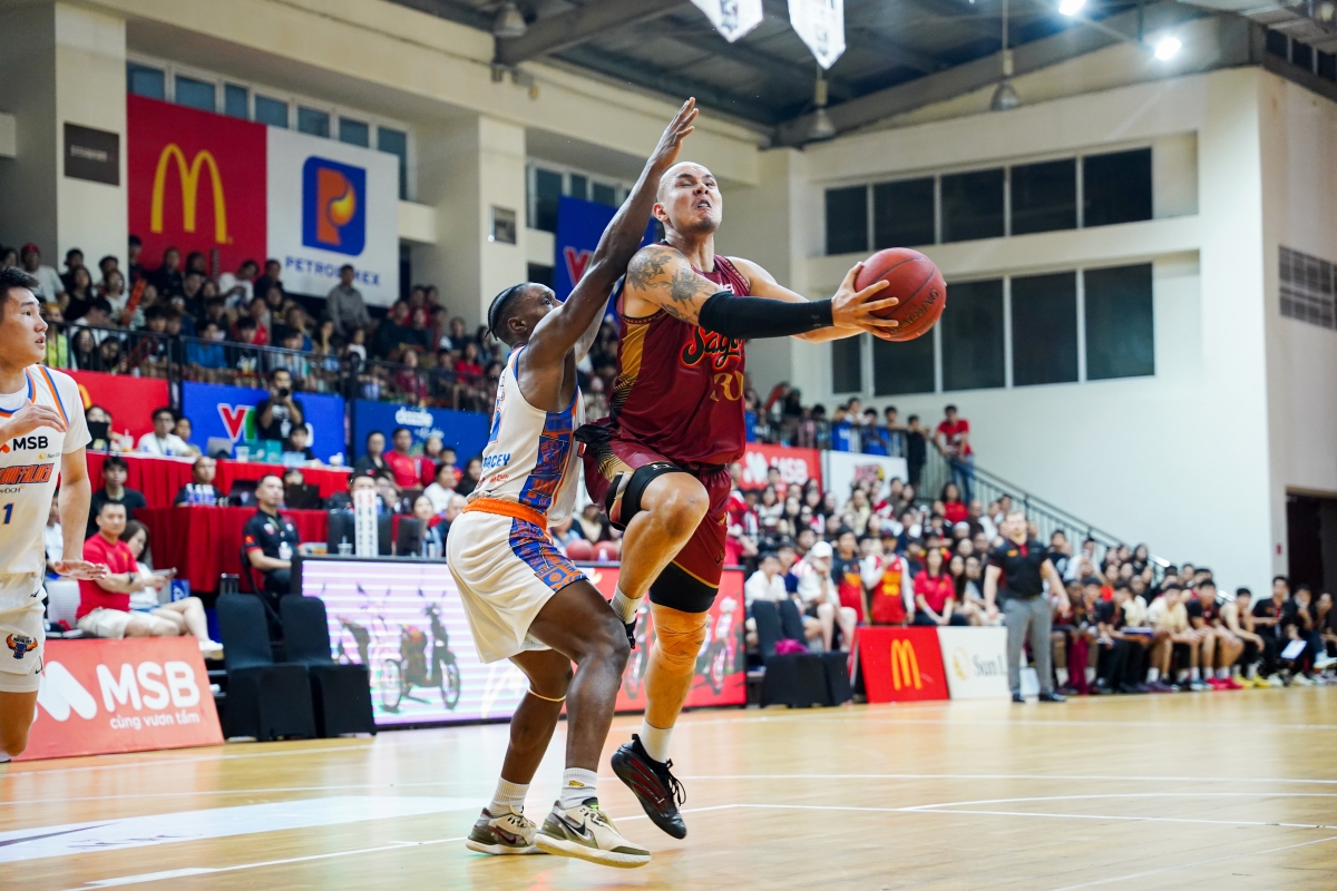 Saigon Heat (đỏ) để thua ngay trên sân nhà và trở thành cựu vương giải đấu (ảnh: VBA)