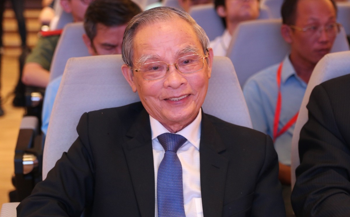 Anh hùng lao động, Nhà giáo ưu tú Lê Công Cơ