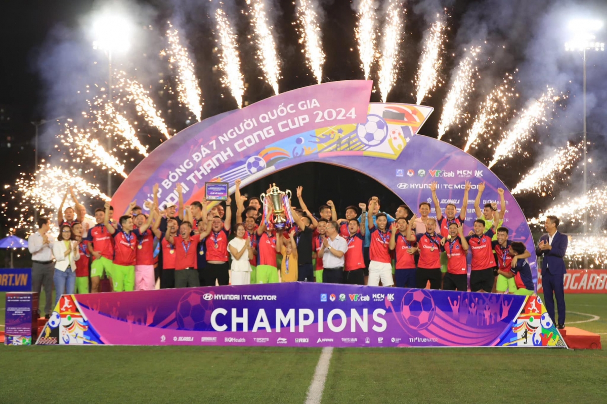 Đại Từ FC là đương kim vô địch Cúp bóng đá 7 người quốc gia (ảnh: Vietfootball)