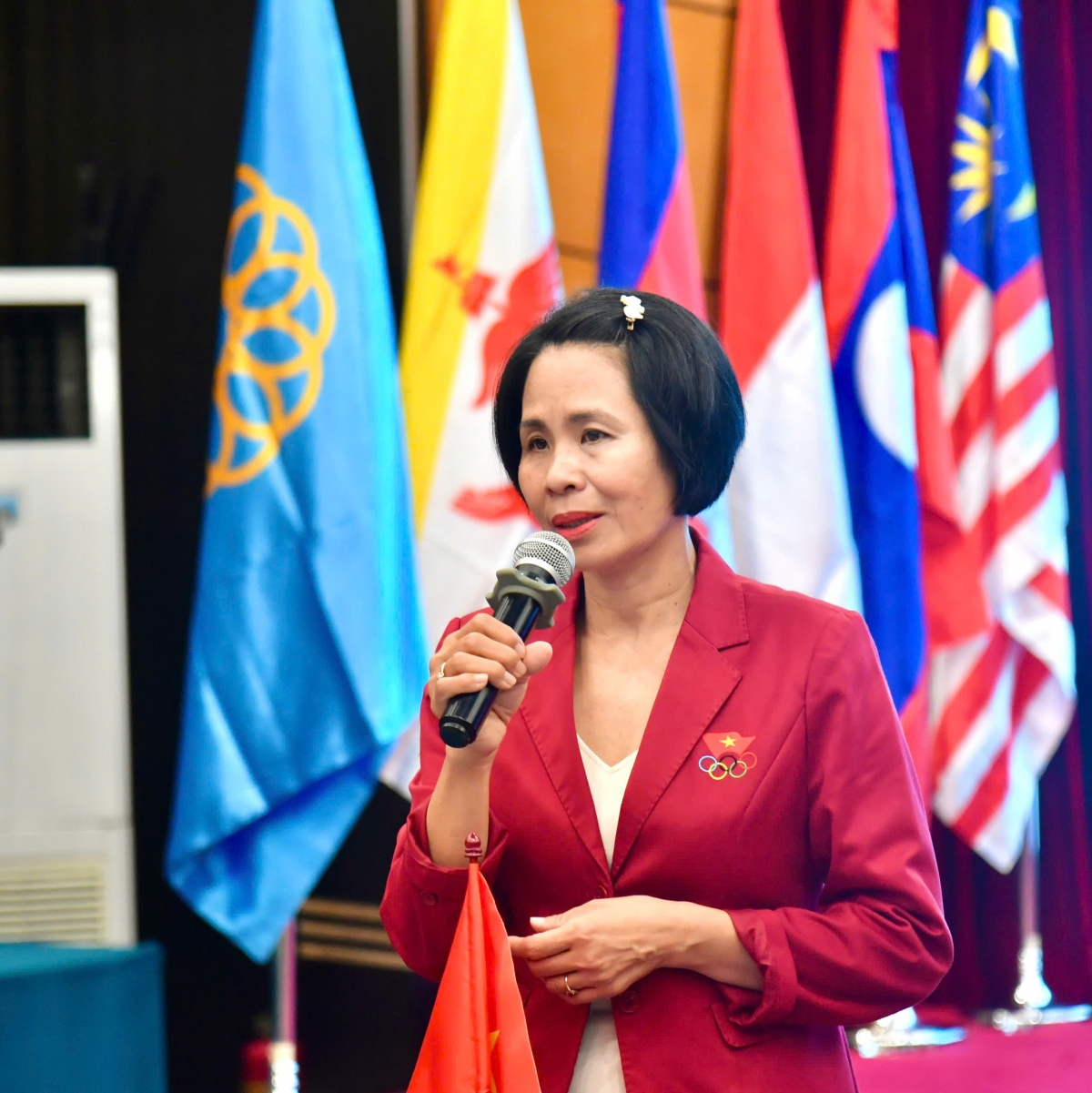 Bà Lê Thị Hoàng Yến, Phó Cục trưởng Cục TDTT, nhấn mạnh "một trong những trọng tâm hướng đến của thể thao ASEAN là vì hòa bình, Xanh, đoàn kết trong khu vực". Ảnh: Văn Duy.