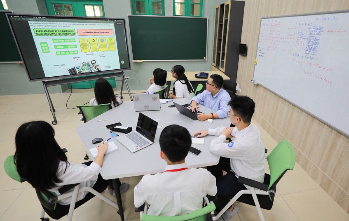 Học tập suốt đời là “chìa khóa” để mỗi người làm chủ tri thức, làm chủ công nghệ. Nguồn: nhandan.vn